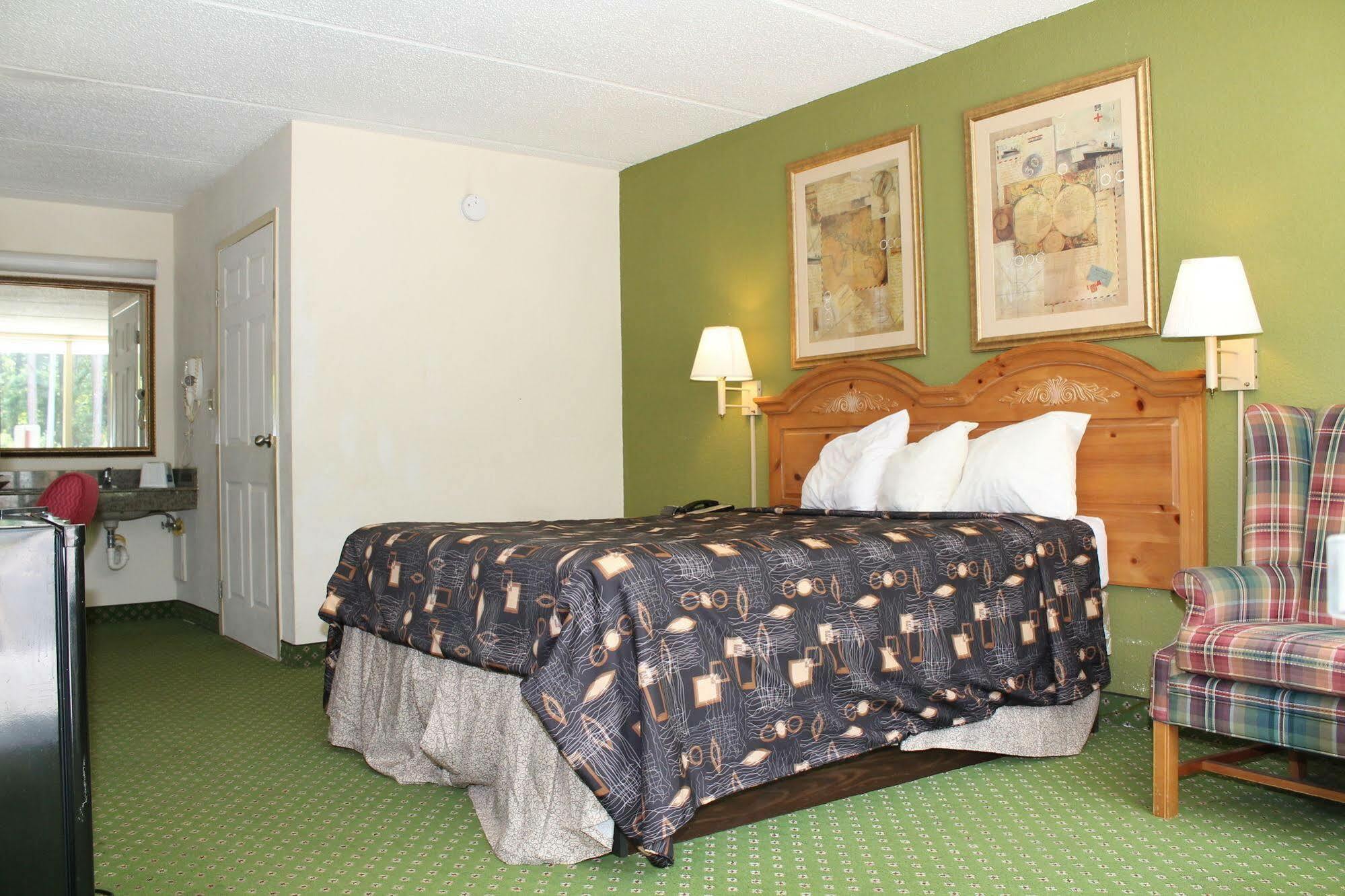 Travelers Inn Kingsland Buitenkant foto