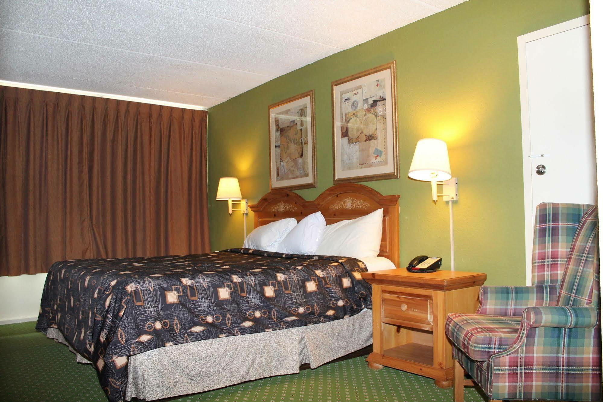 Travelers Inn Kingsland Buitenkant foto